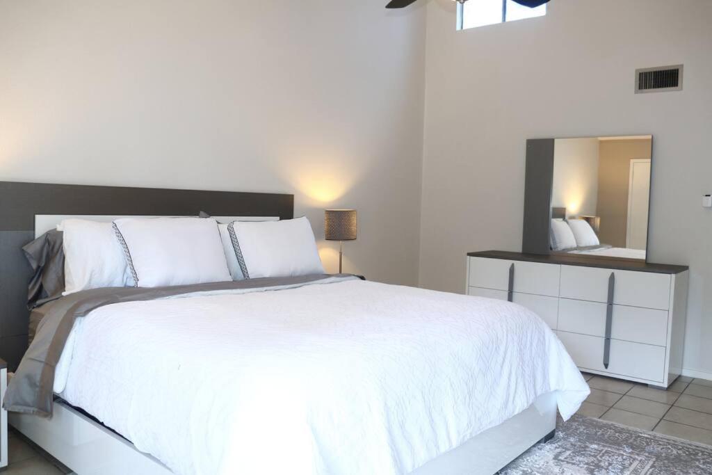 2 Bdr With Workspace & Patio In Montrose Villa Houston Exterior foto